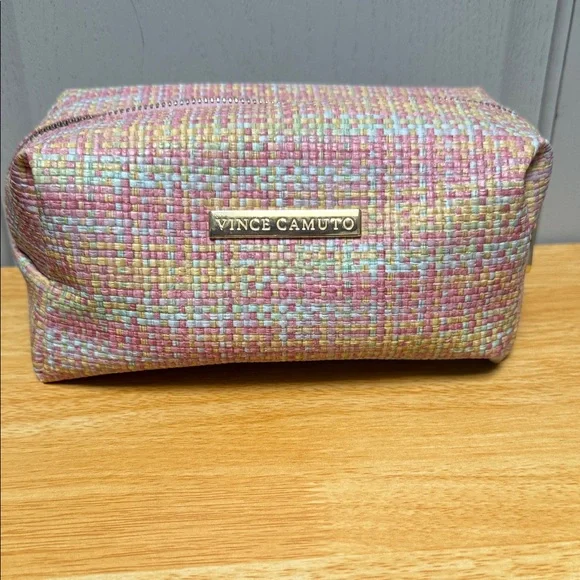 Vince Camuto Pastel Woven Cosmetic Bag 💕 - Picture 3 of 17